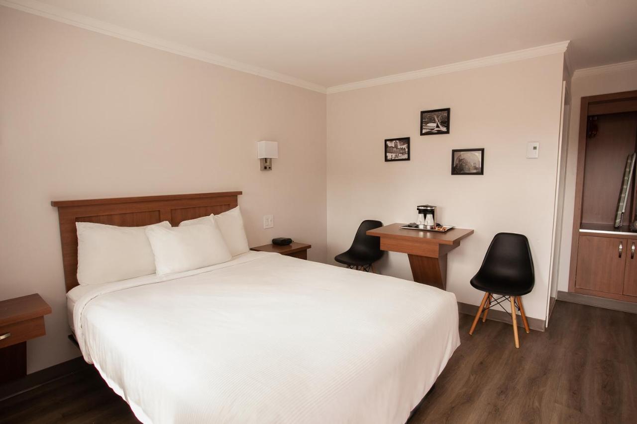 Motel Newstar Laval Bagian luar foto